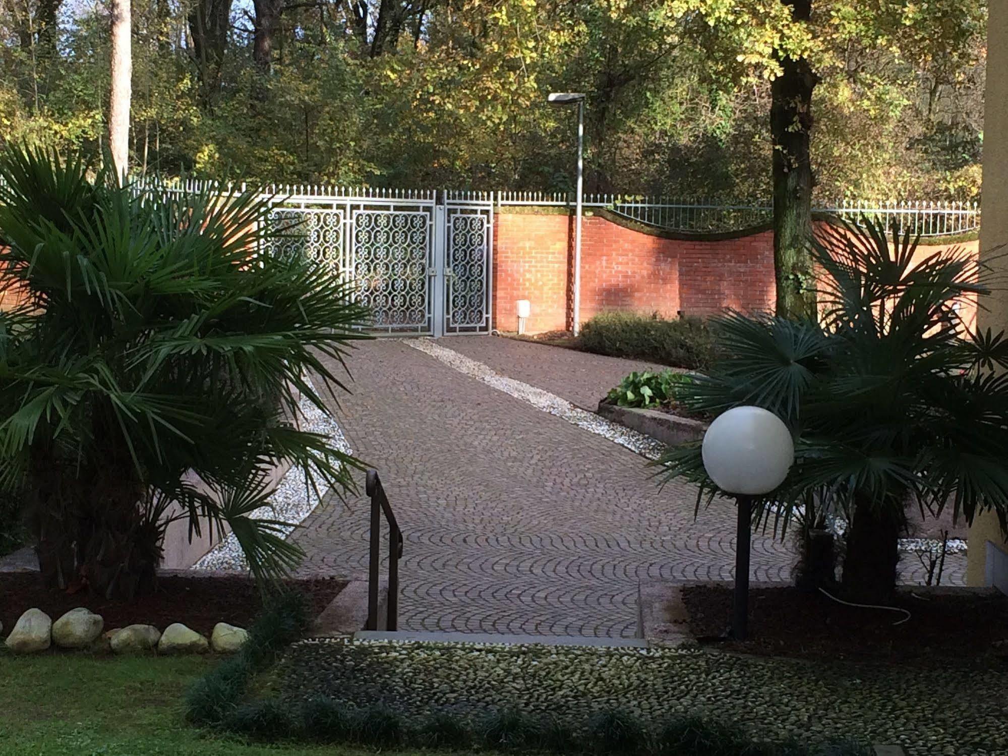Bed and Breakfast Bed&Garden Cesate Exterior foto